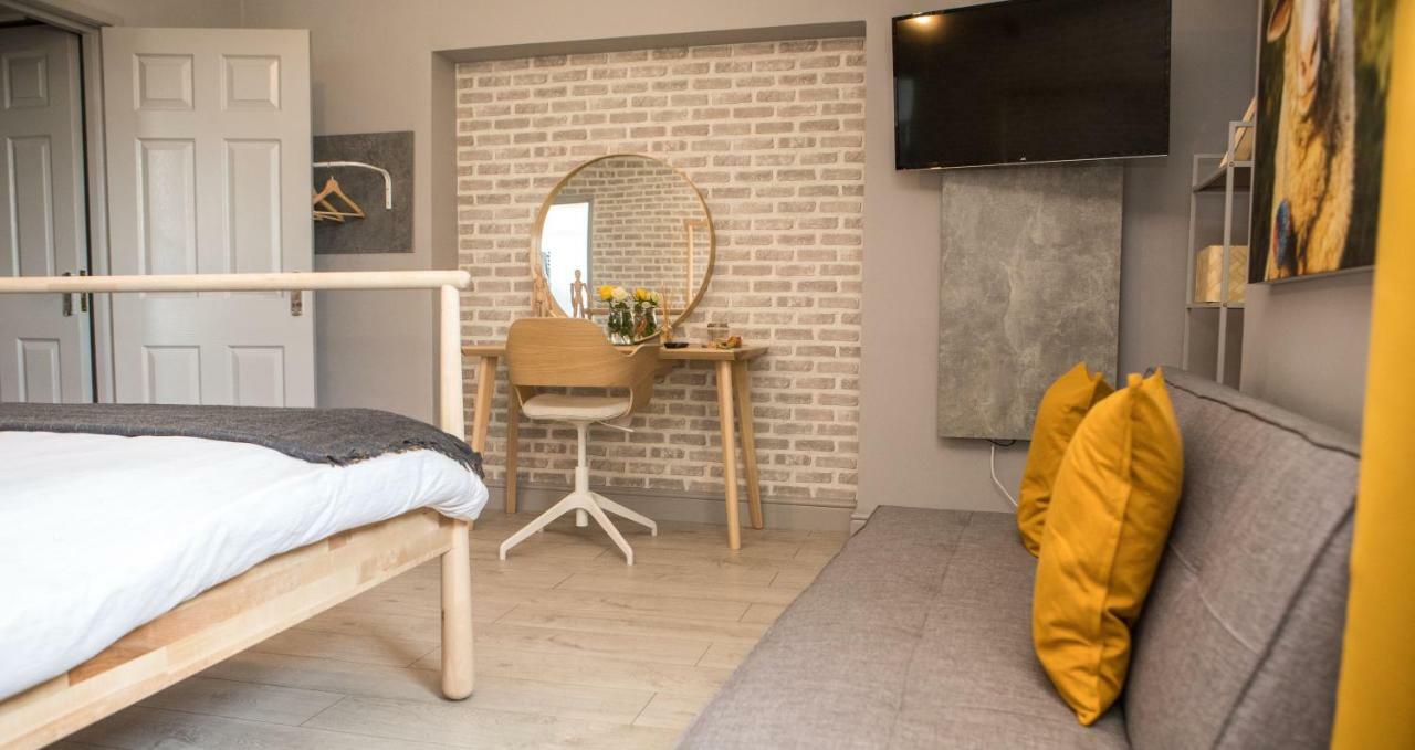 James' Place At Dowlais Мърдър Титфил Стая снимка