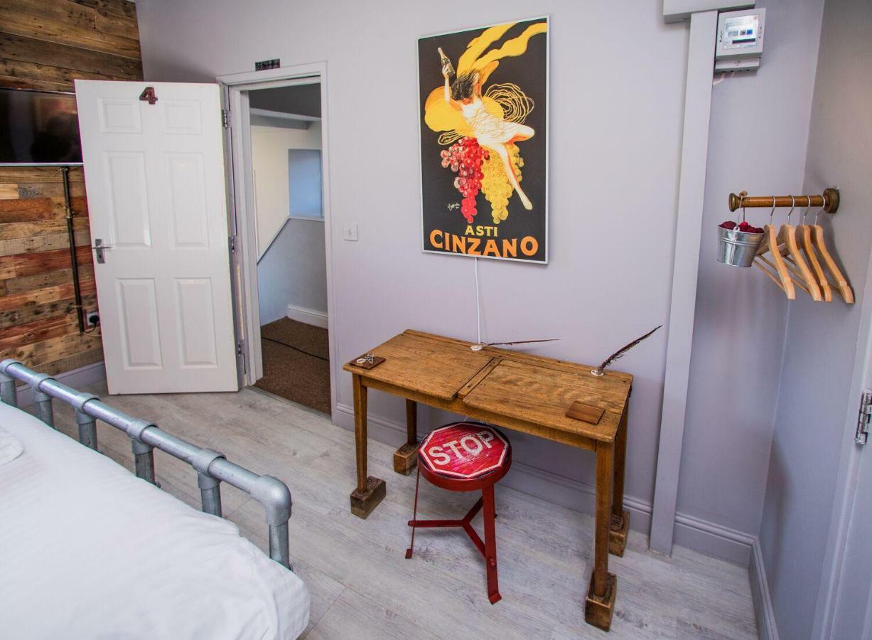 James' Place At Dowlais Мърдър Титфил Стая снимка